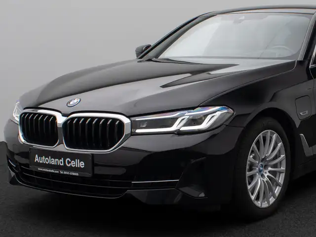 BMW 5 Series view 18
