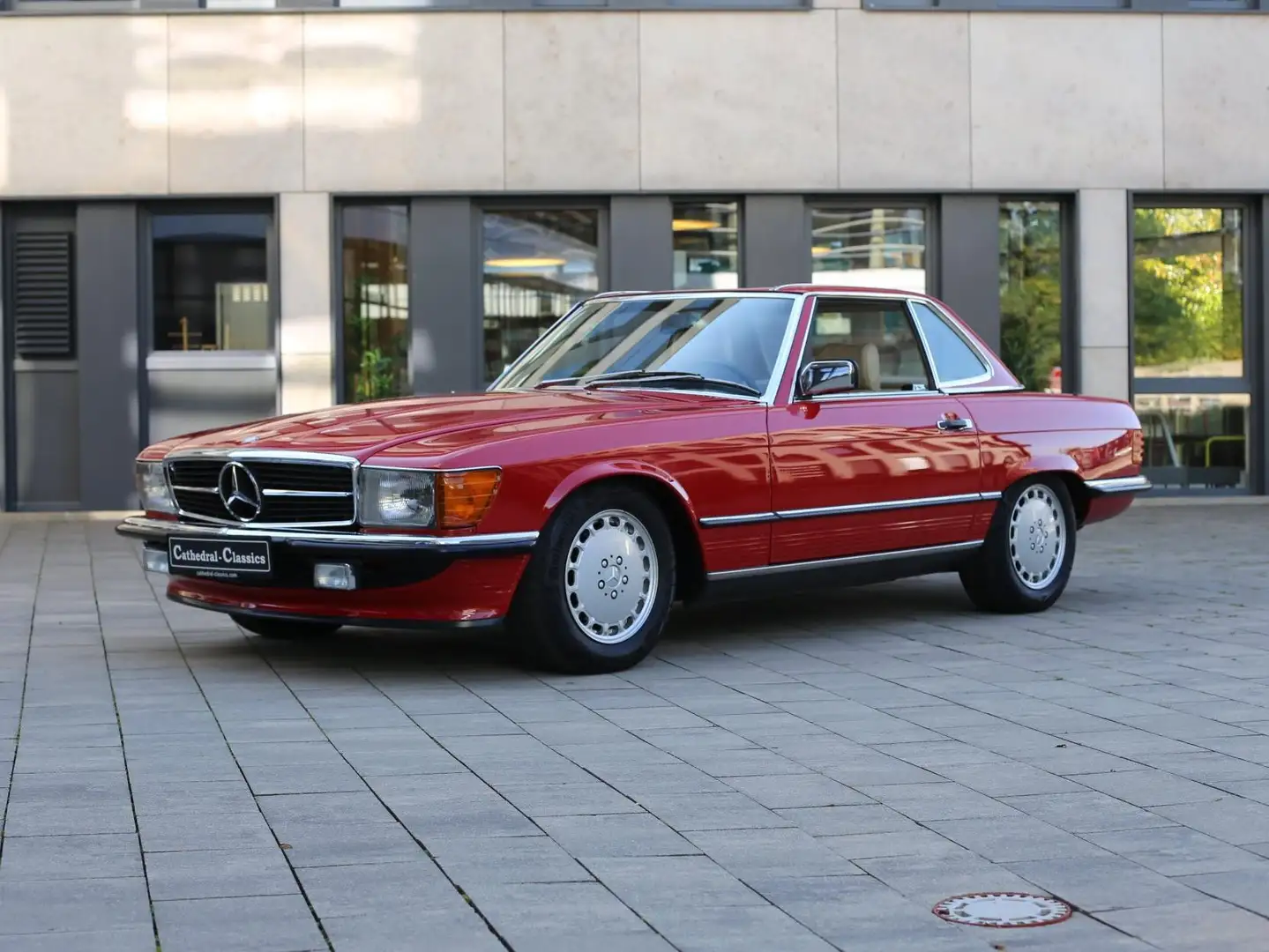 Mercedes-Benz SL 300 R107 Rot - 2