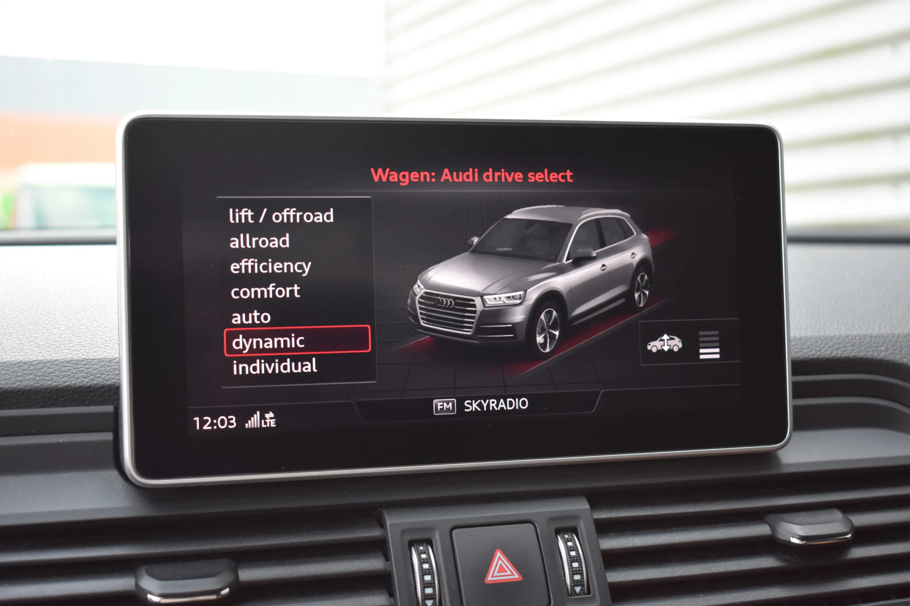 Audi Q5 3.0 TFSI SQ5 quattro Pro Line Plus Matrix-LED | B& — photo 28