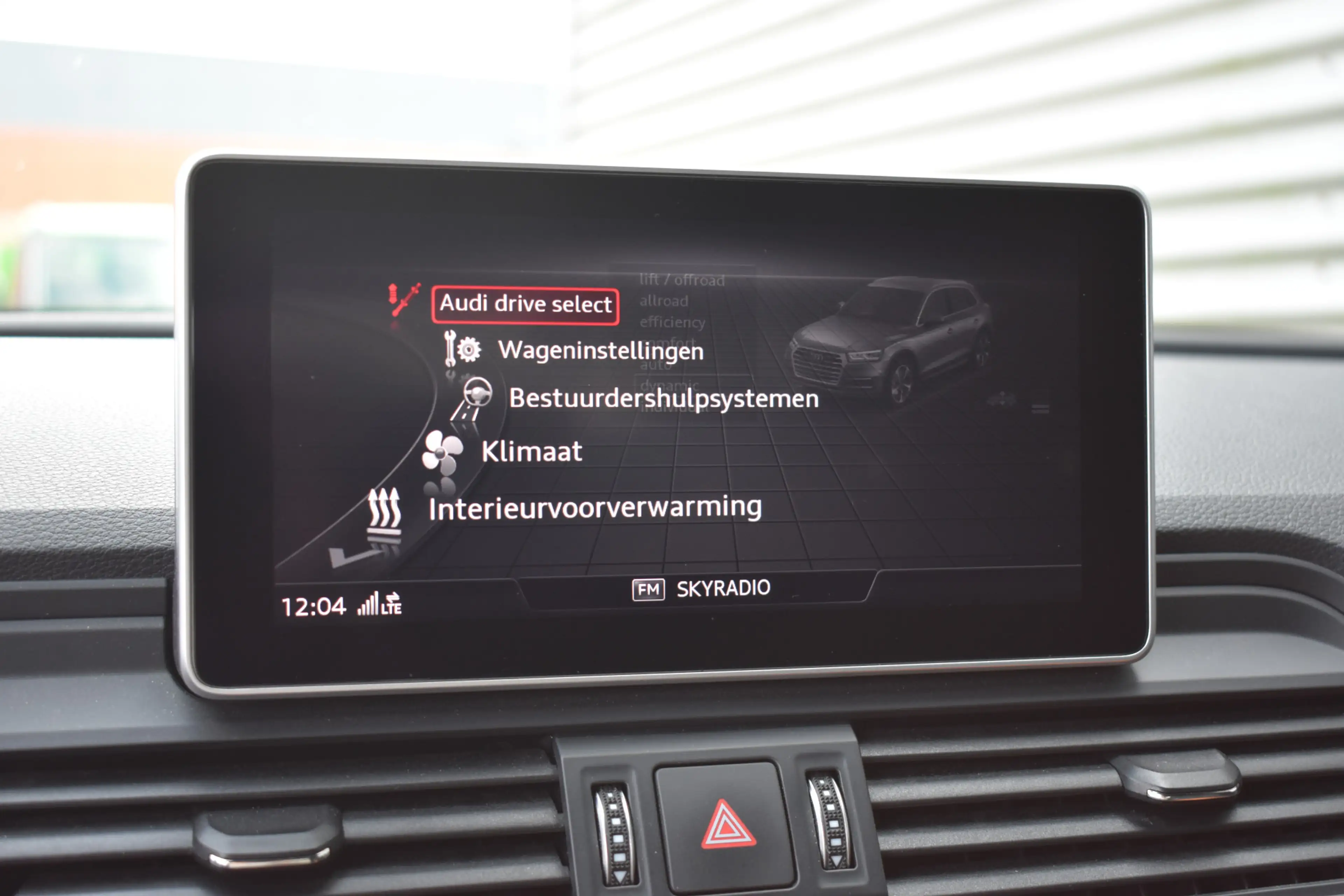 Audi Q5 3.0 TFSI SQ5 quattro Pro Line Plus Matrix-LED | B& — photo 31