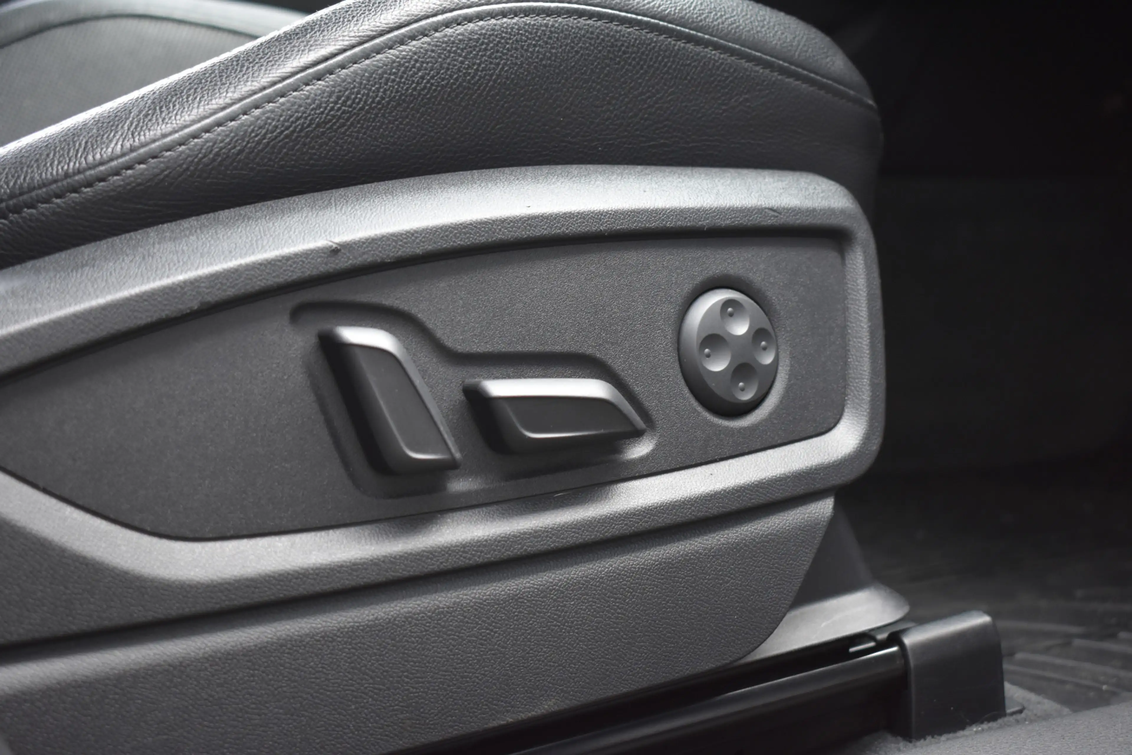 Audi Q5 3.0 TFSI SQ5 quattro Pro Line Plus Matrix-LED | B& — photo 11