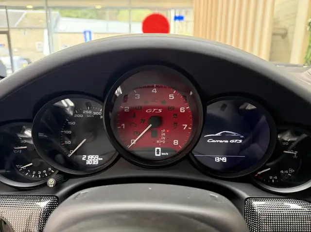 Porsche 911 view 10
