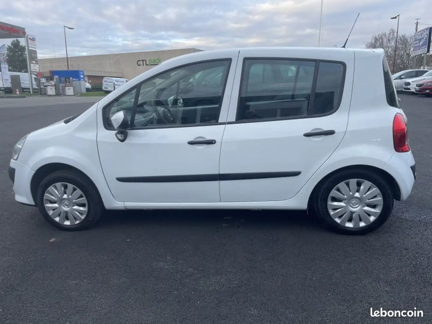 Renault Modus 1.2 16V 75CH [URL masquée pour votre sécurité] Blanc - 2