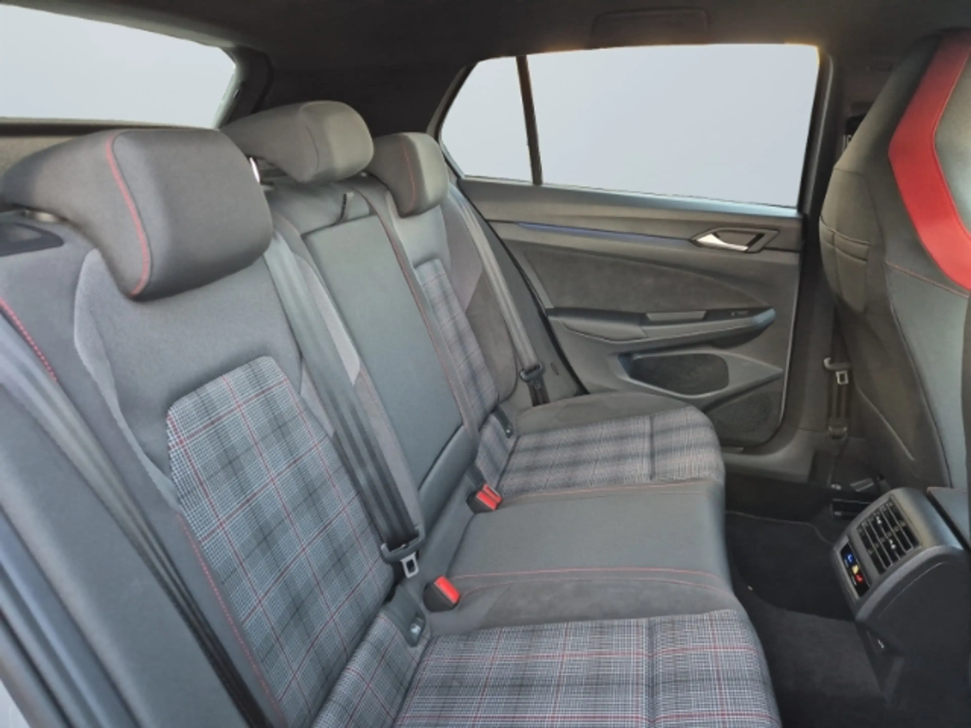 Volkswagen Golf GTI 2.0 TSI DSG +AHK +Navi +ACC+Side Assist — photo 12