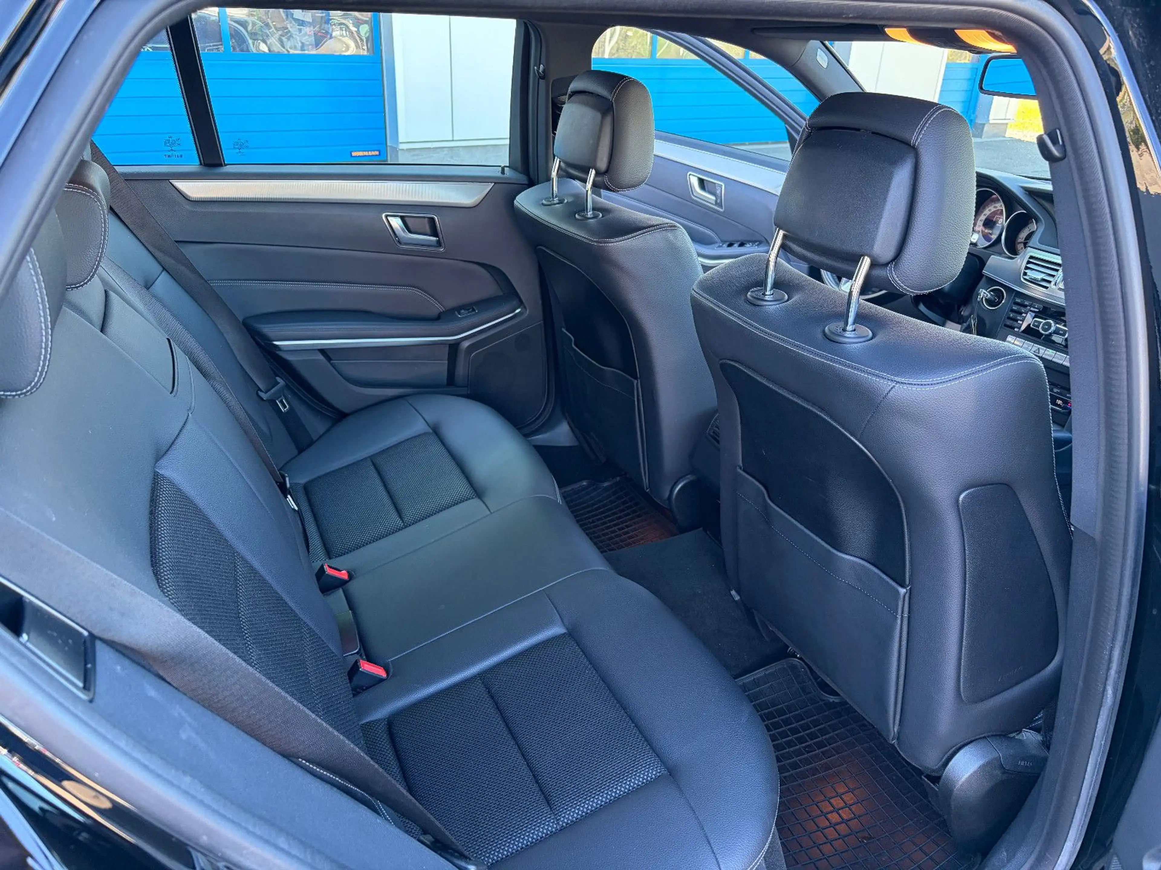 Mercedes-Benz E 350 CDi T-Modell BlueTec Avantgarde LED NAV — photo 23