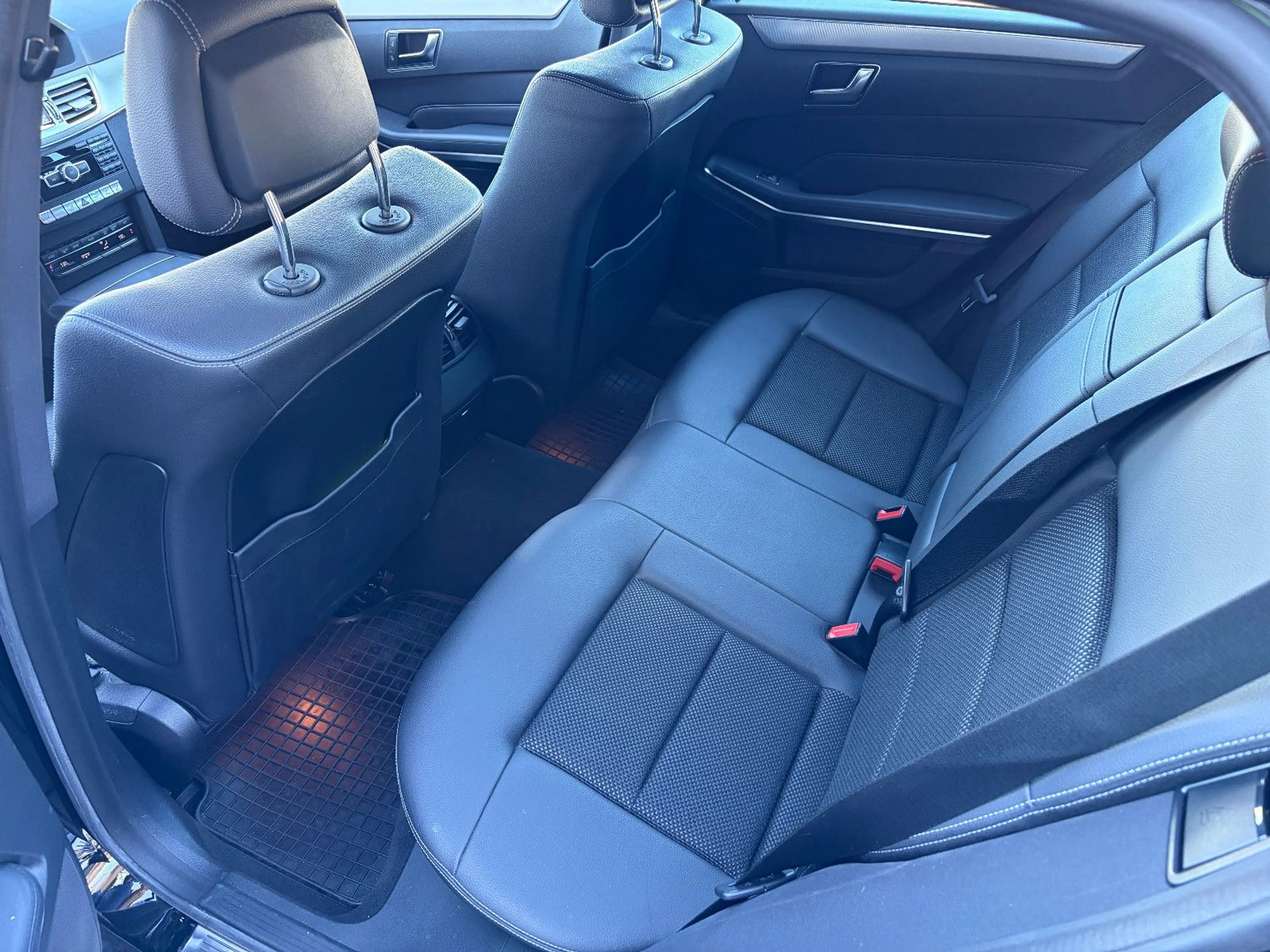 Mercedes-Benz E 350 CDi T-Modell BlueTec Avantgarde LED NAV — photo 20
