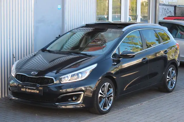 Kia Ceed SW / cee'd SW Ceed Sportswagon Platinum Edition Auto.+Navi+Pan