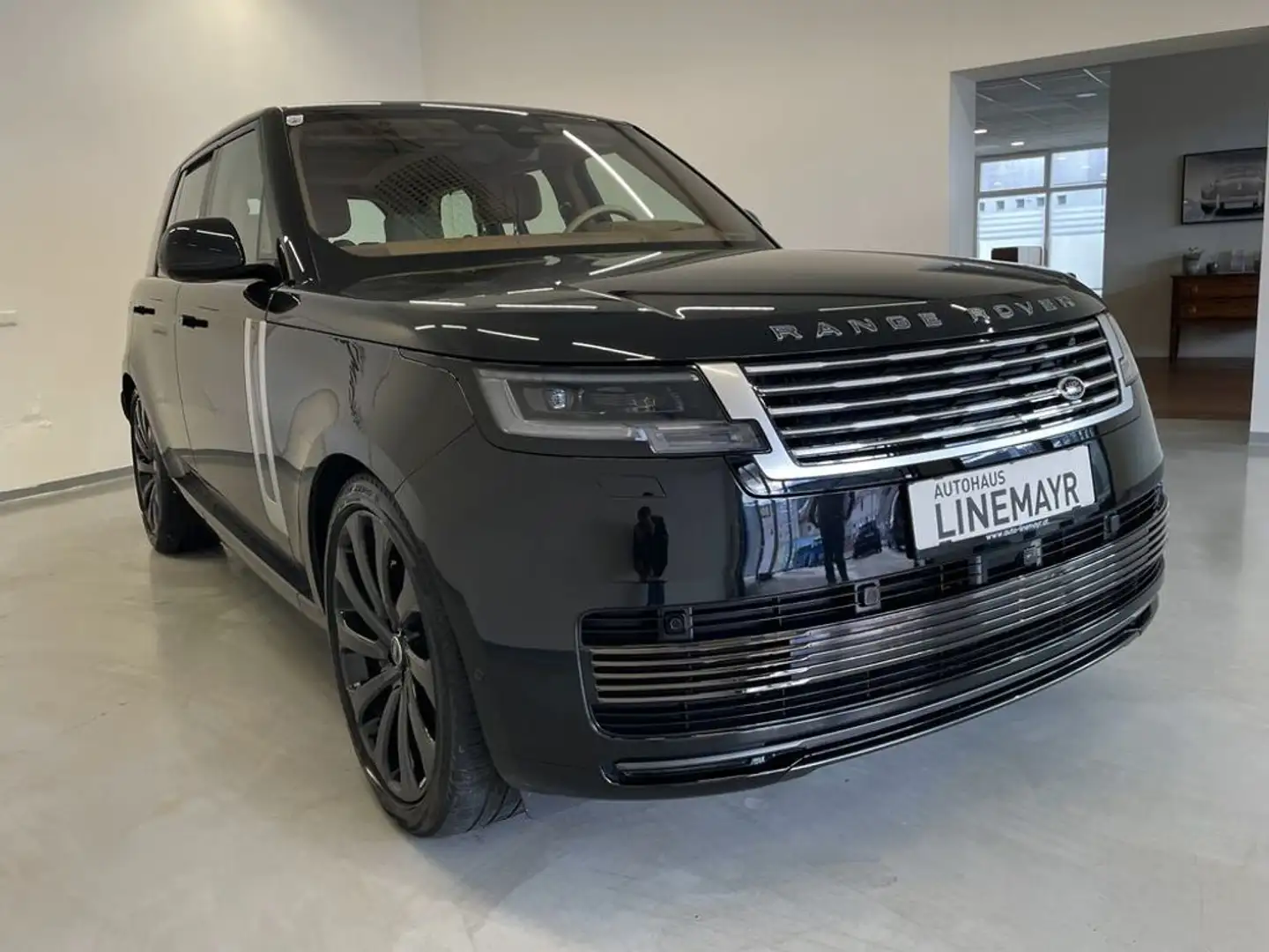 Land Rover Range Rover P550e PHEV AWD SV Aut. Schwarz - 2