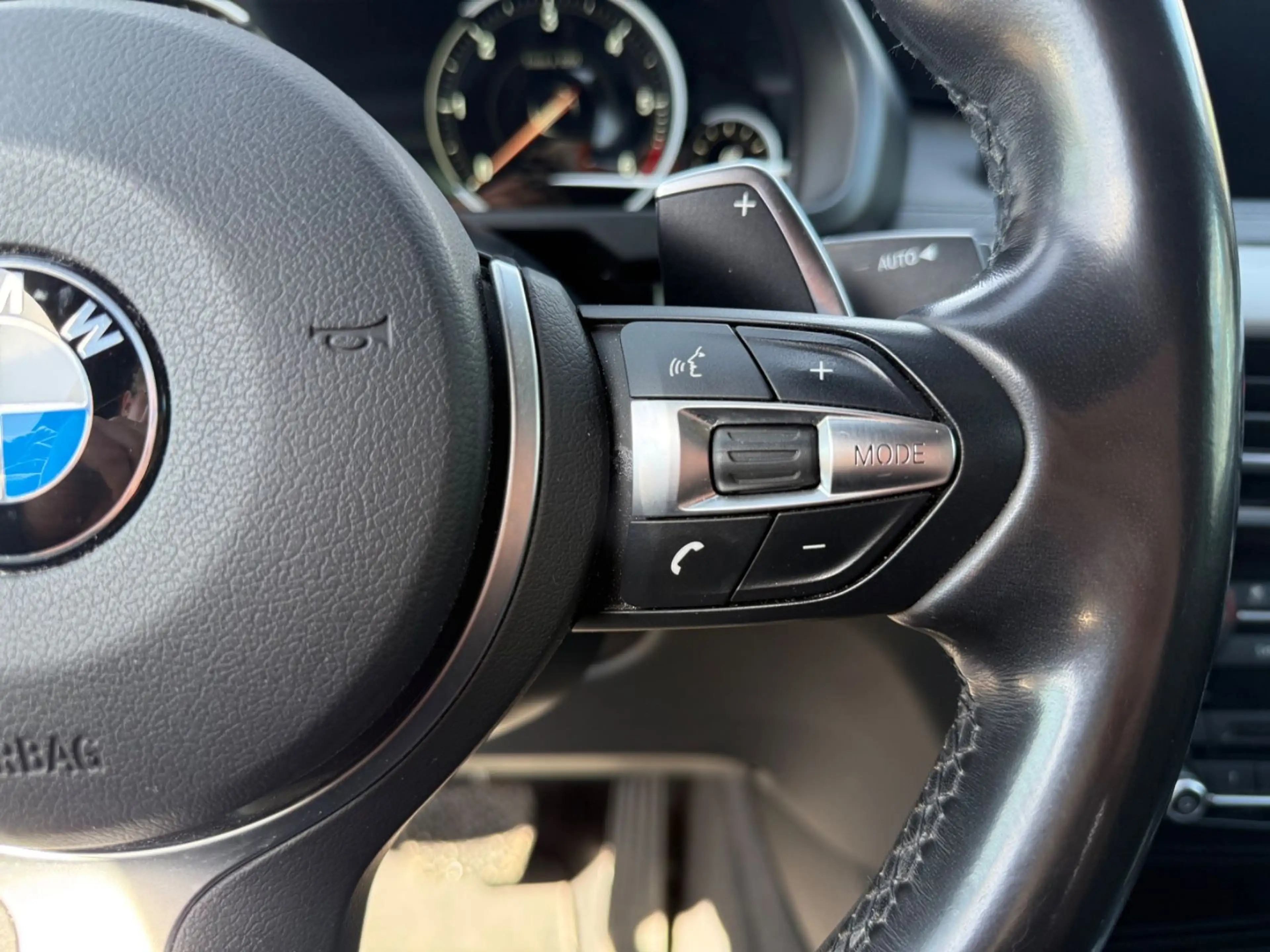 BMW X6 M SPORT AHK HUD Navi PDC SHZ SpurW Virtual LM — photo 14