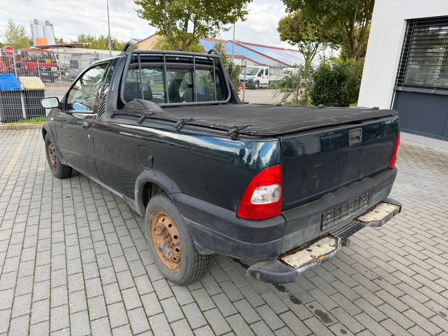 Fiat Strada 1.9 JTD Pickup|Anhängerkupplung Schwarz - 2