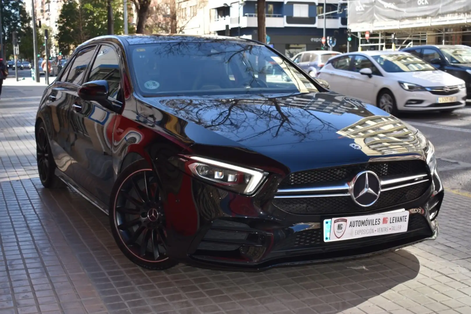Mercedes-Benz A 35 AMG 4Matic+ 7G-DCT Negro - 2