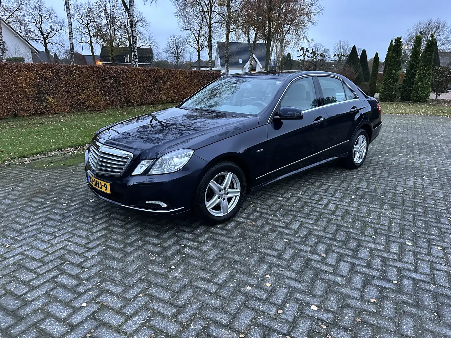 Mercedes-Benz E 220 Elegance Blauw - 1