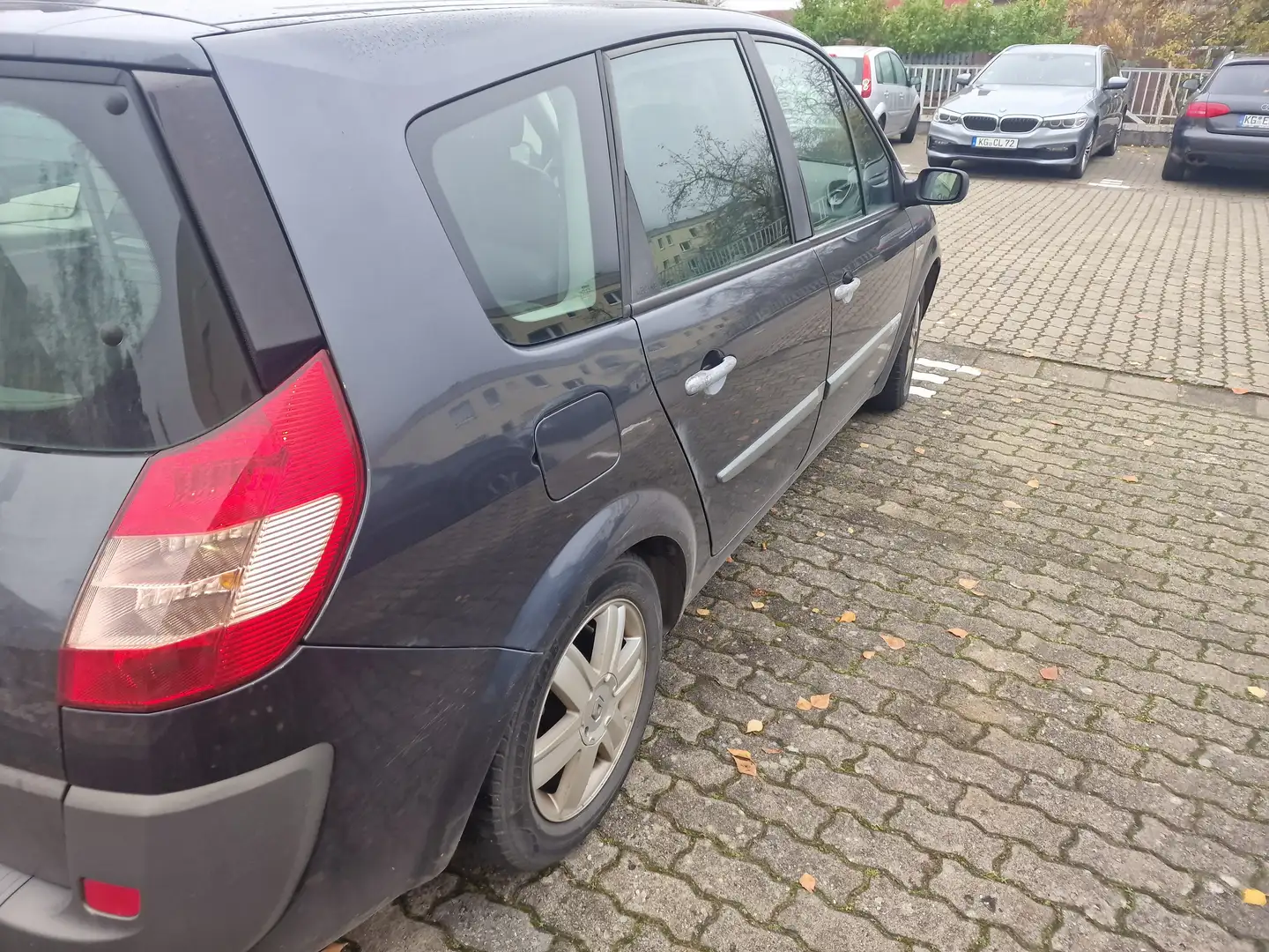 Renault Grand Scenic Grau - 2