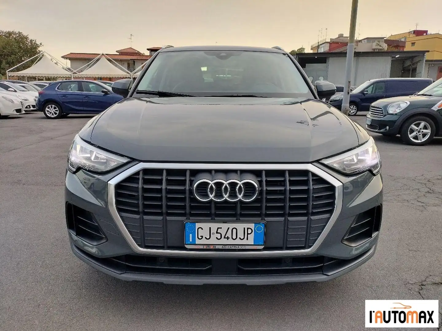 Audi Q3 35 TDI S tronic Business Grigio - 2