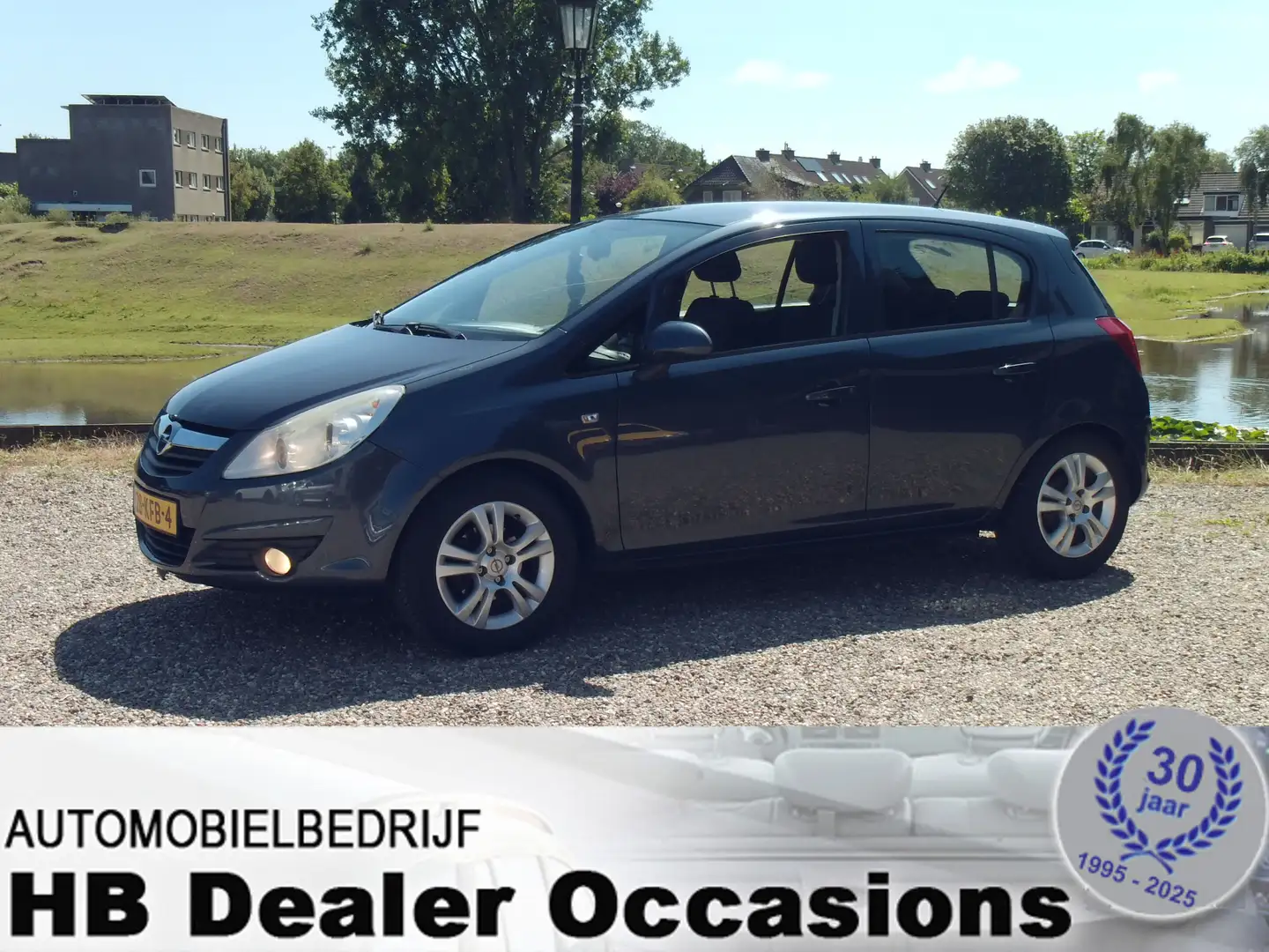 Opel Corsa 1.2-16V Edition - Airco Grau - 1