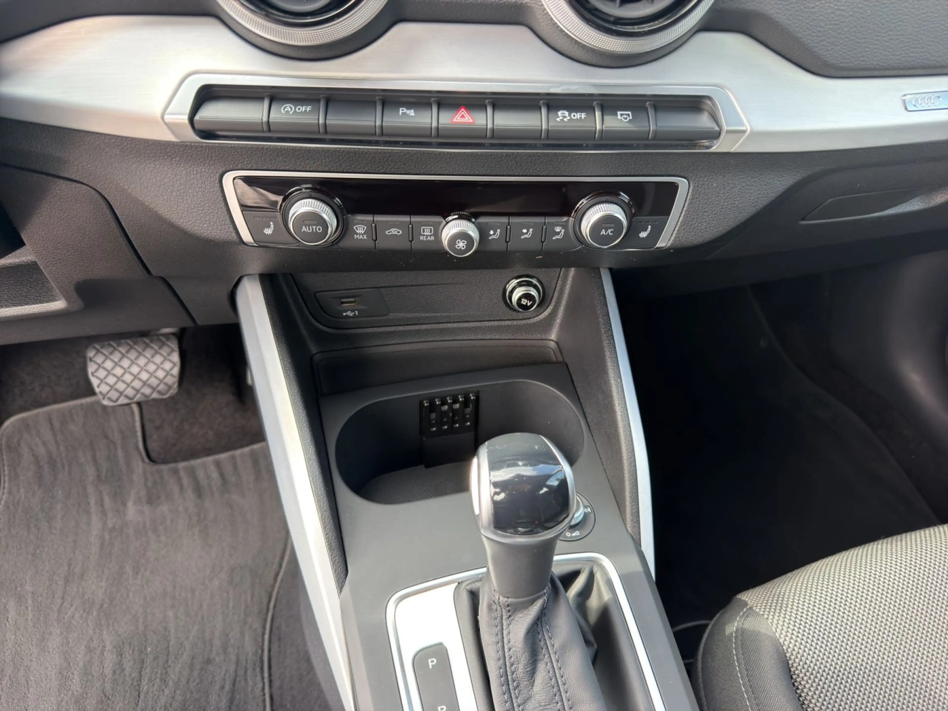 Audi Q2 30 TDI S-tronic advanced *schwarzpaket*AHK*Ma — photo 14