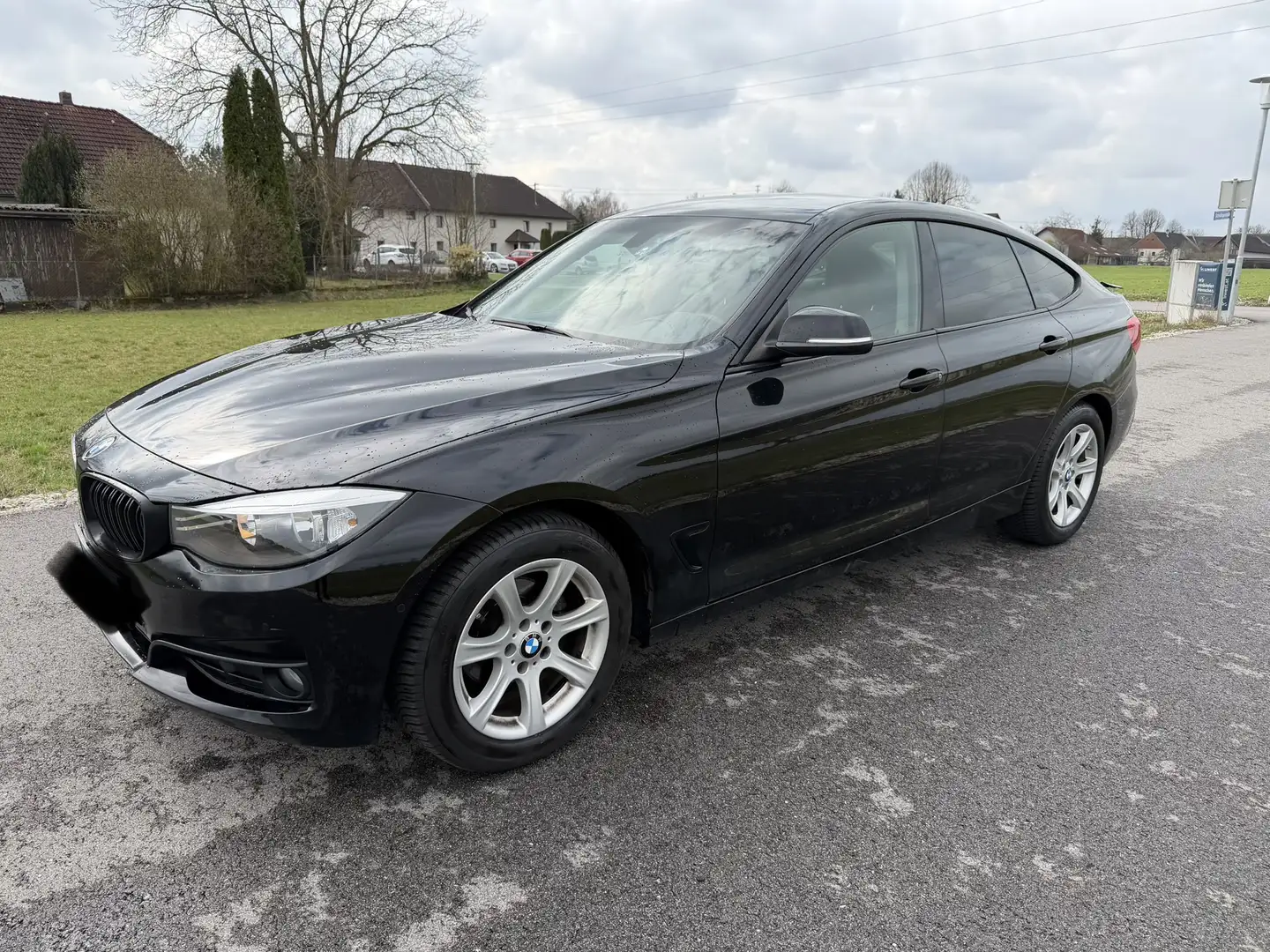 BMW 318 318d GT - 2