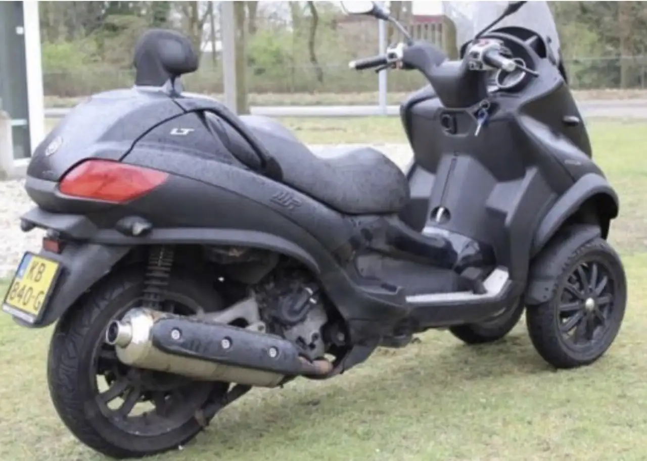 Piaggio MP3 500