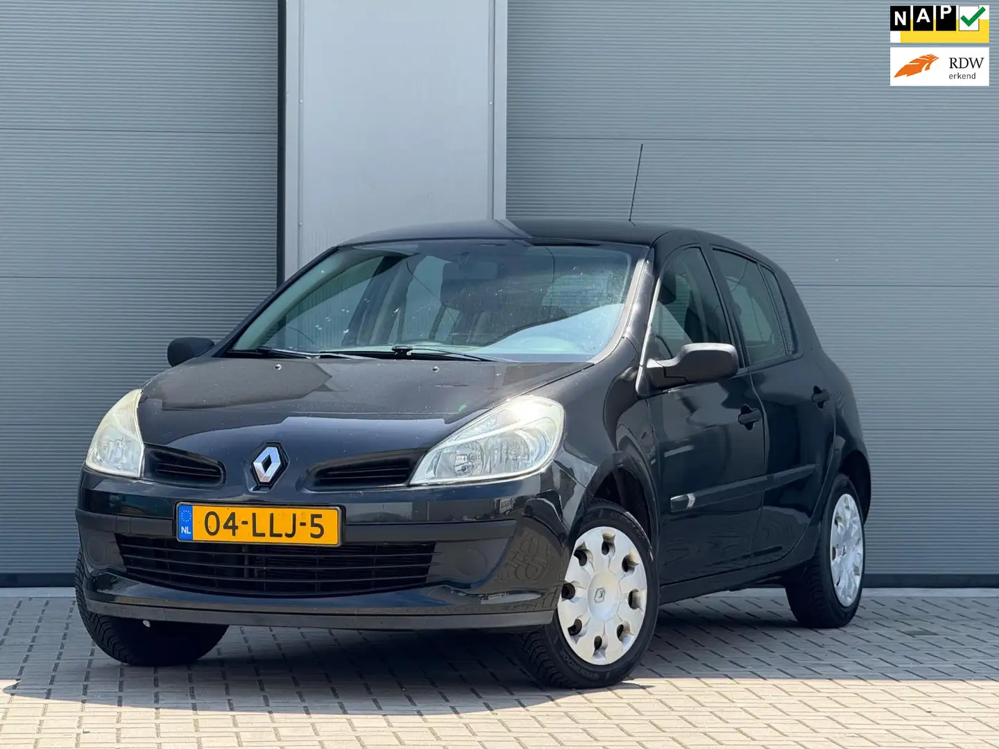 Renault Clio 1.2-16V Authentique | Airco | Bluethooth | Elektri Zwart - 1