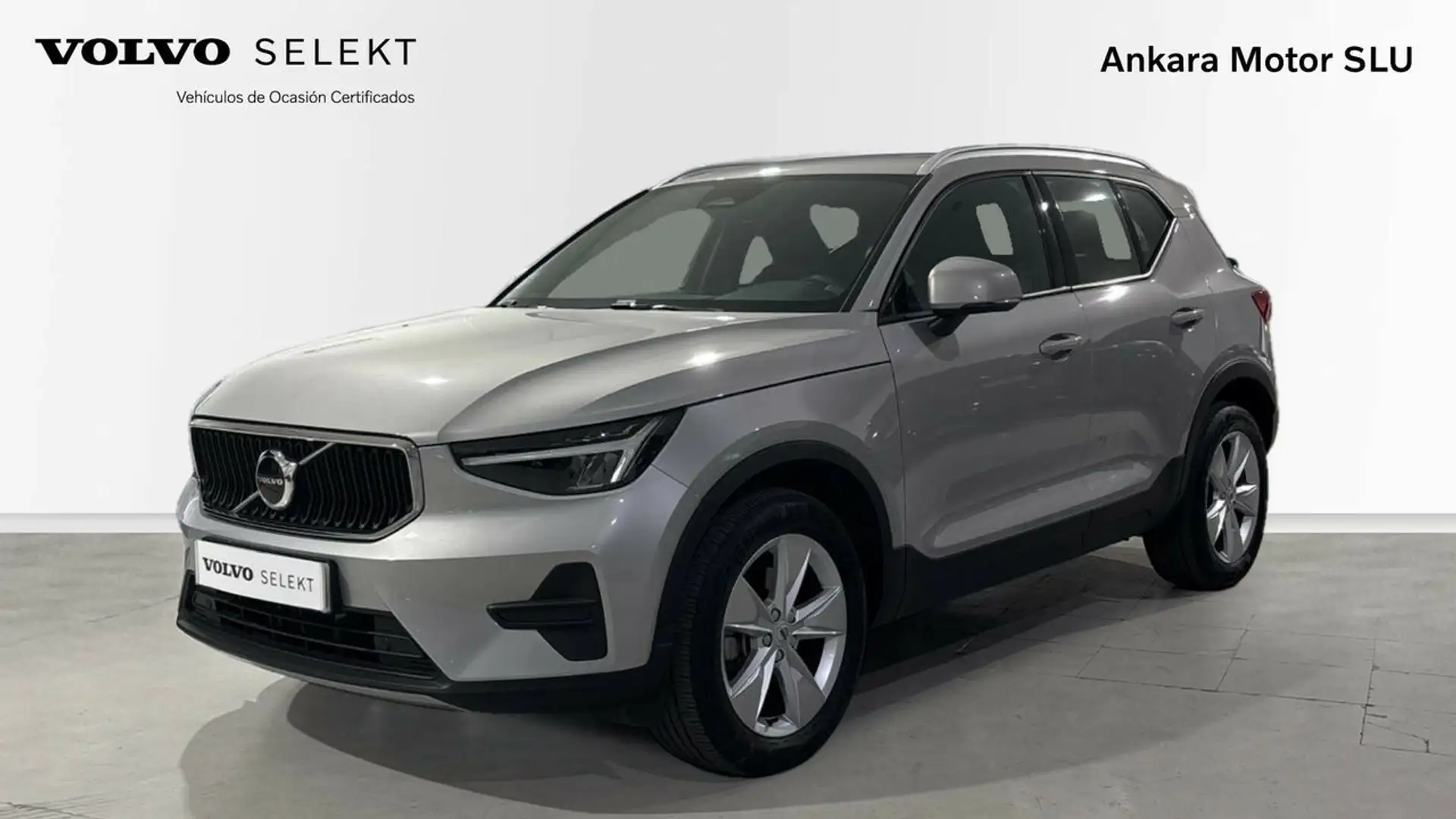Volvo XC40 2.0 B3 CORE AUTO 5P - 1