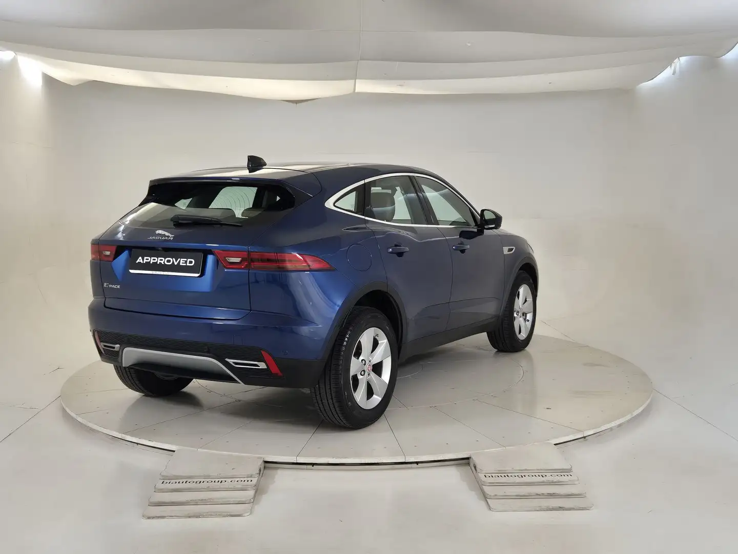Jaguar E-Pace 2021 2.0d i4 mhev R-Dynamic SE awd 163cv auto Blauw - 2