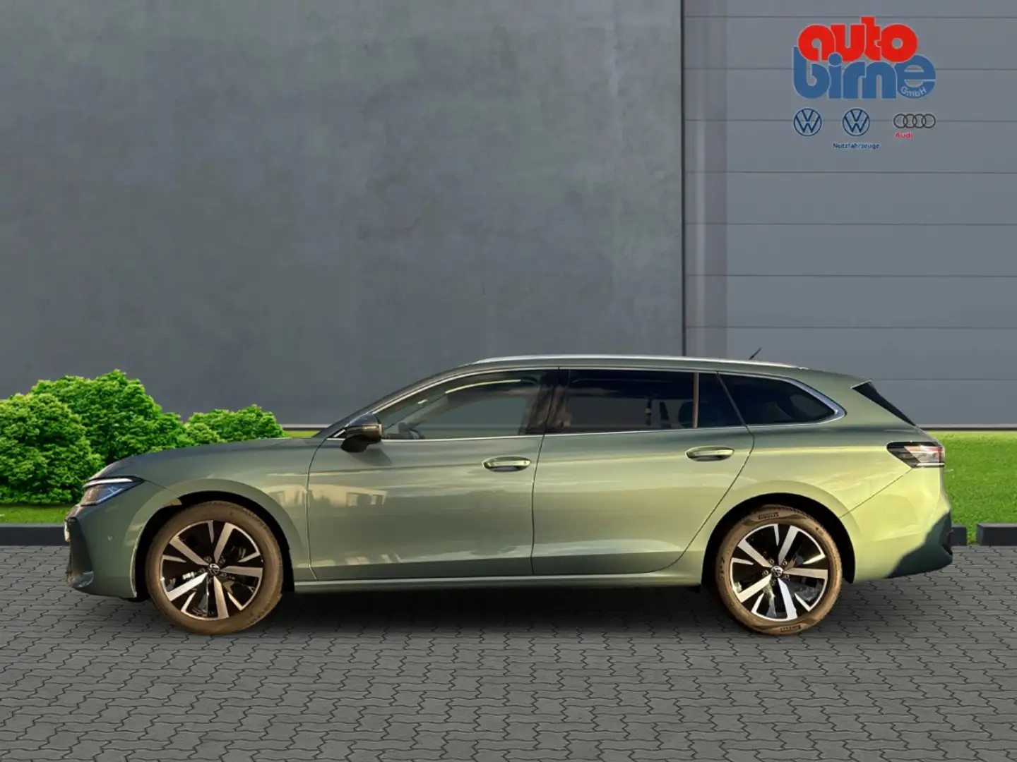 Volkswagen Passat Variant 110 kW 1.5 eTSI Business StandHZG El. Panodach Nav Vert - 2