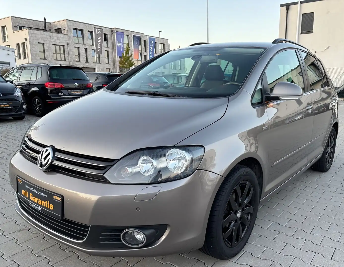 Volkswagen Golf Plus VI Life/Automat/2014 Braun - 1