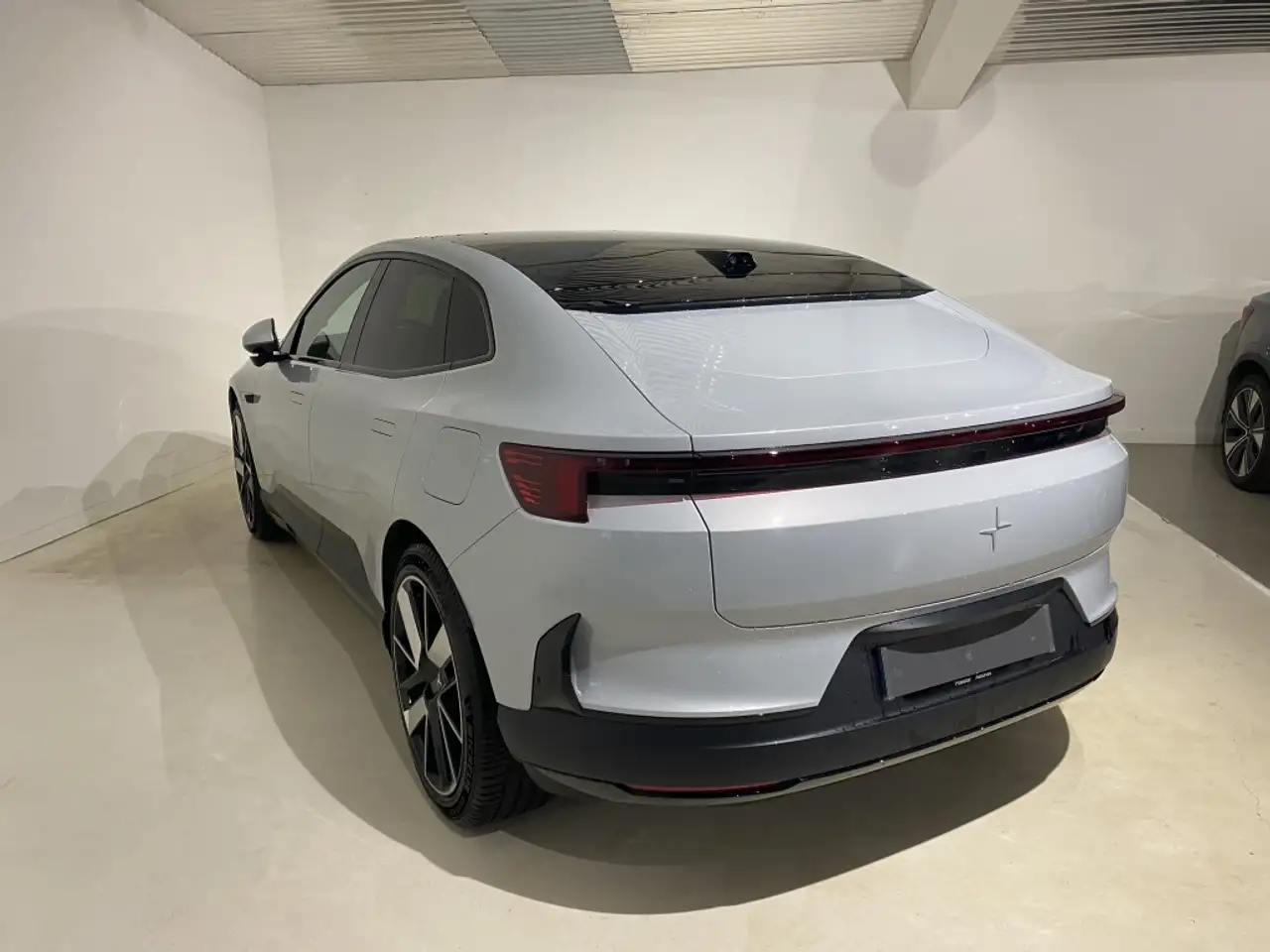 Polestar 4 2025