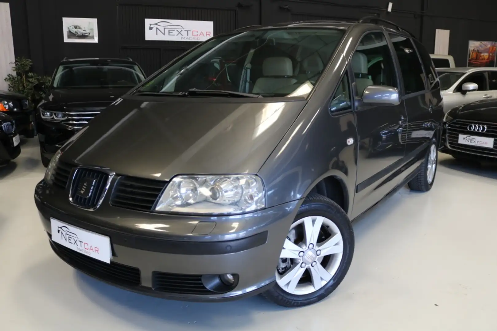 SEAT Alhambra 1.9TDi 4 Sport Plus Gris - 2