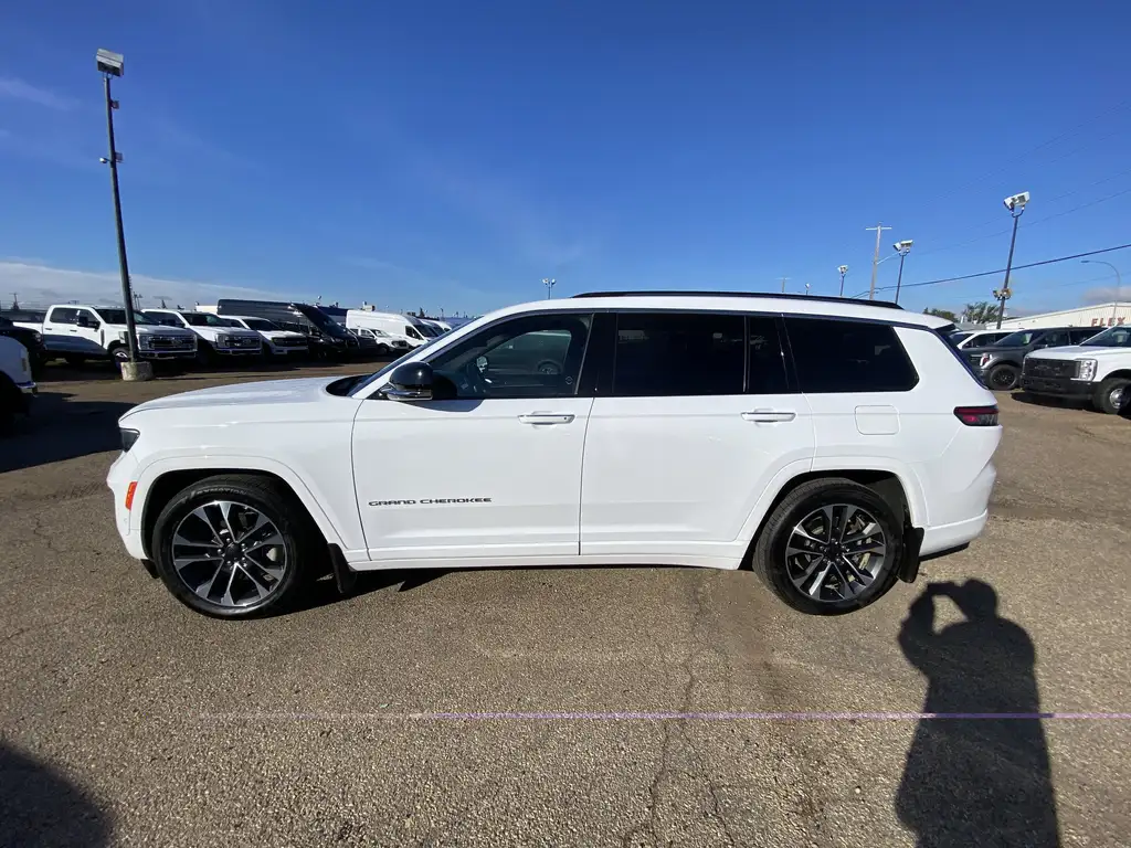 2021 Jeep Grand Cherokee L Overland | Heated Steering Wheel | Climate Seats | — photo 4