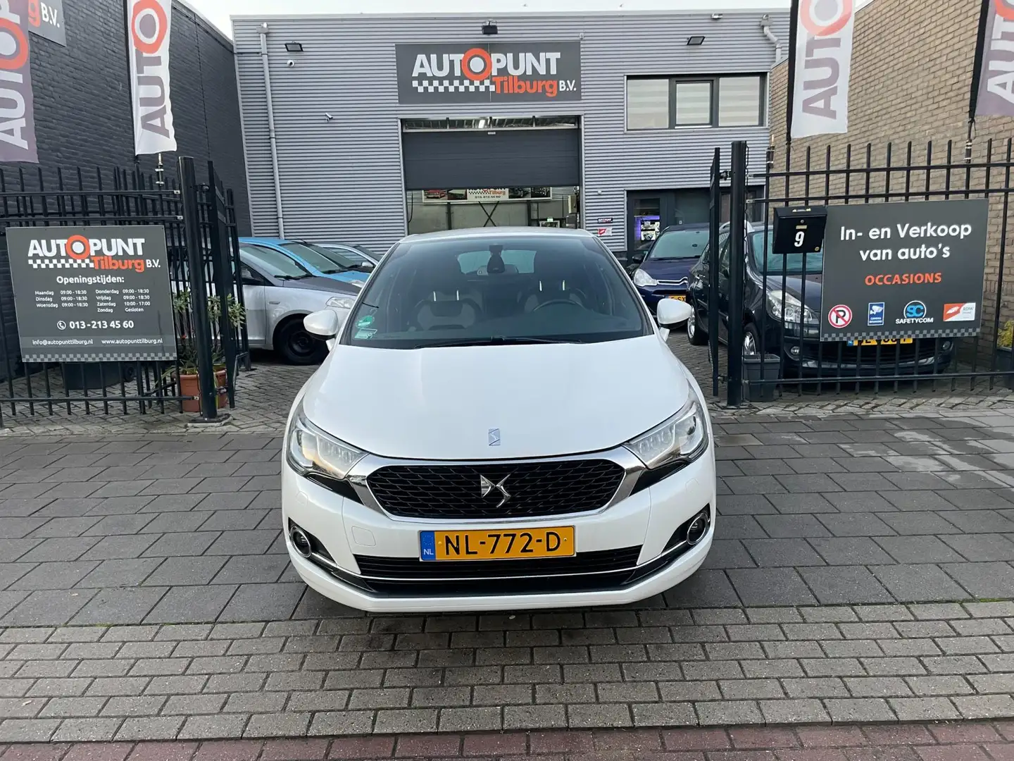 DS Automobiles DS 4 Crossback 1.2 PureTech Business Trekhaak Airco Navi NAP APK Blanco - 2