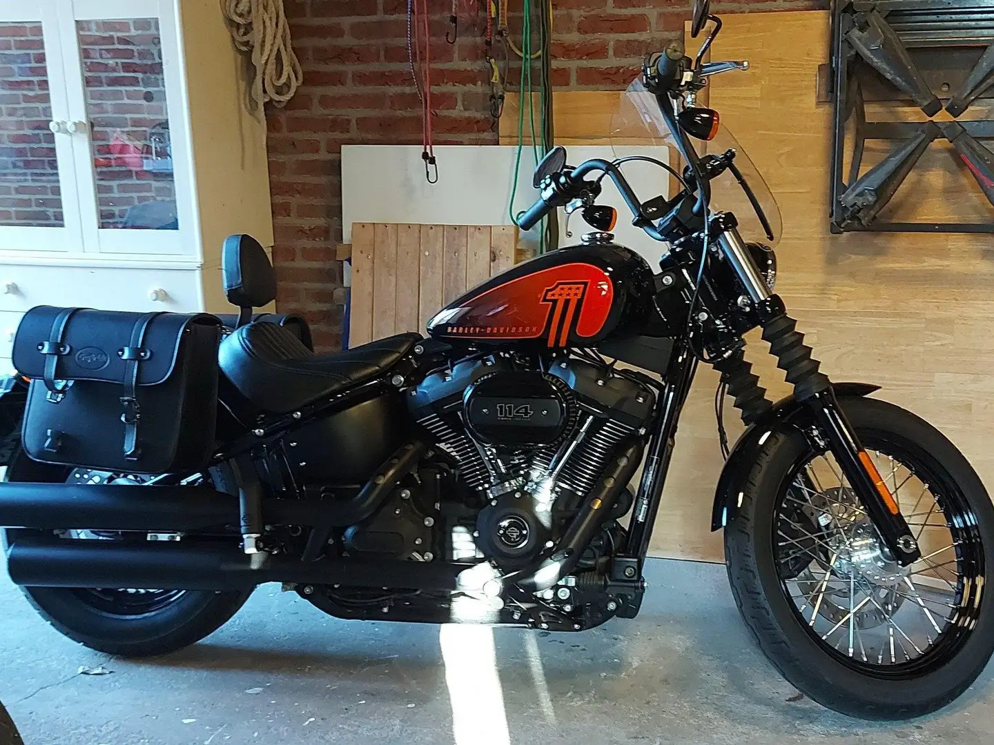 Harley-Davidson Street Bob 114 model 2021 Schwarz - 1