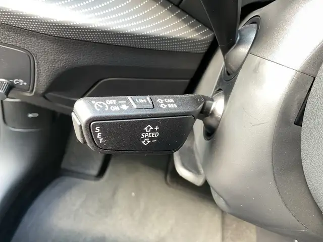 Audi Q2 view 14