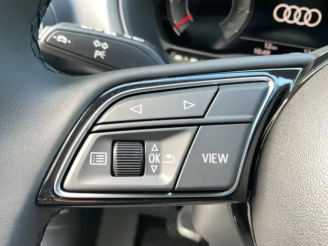 Audi Q2 view 13