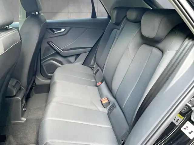 Audi Q2 view 9