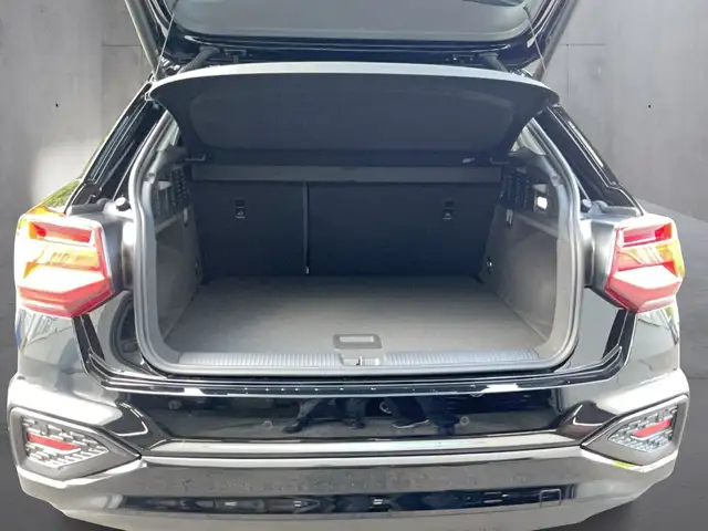 Audi Q2 view 11