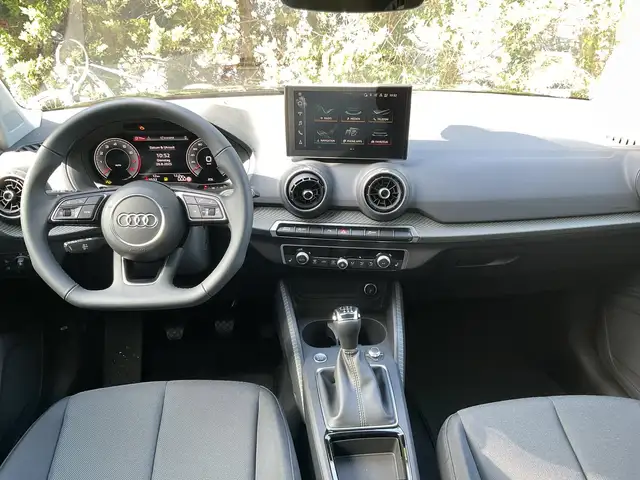 Audi Q2 view 7