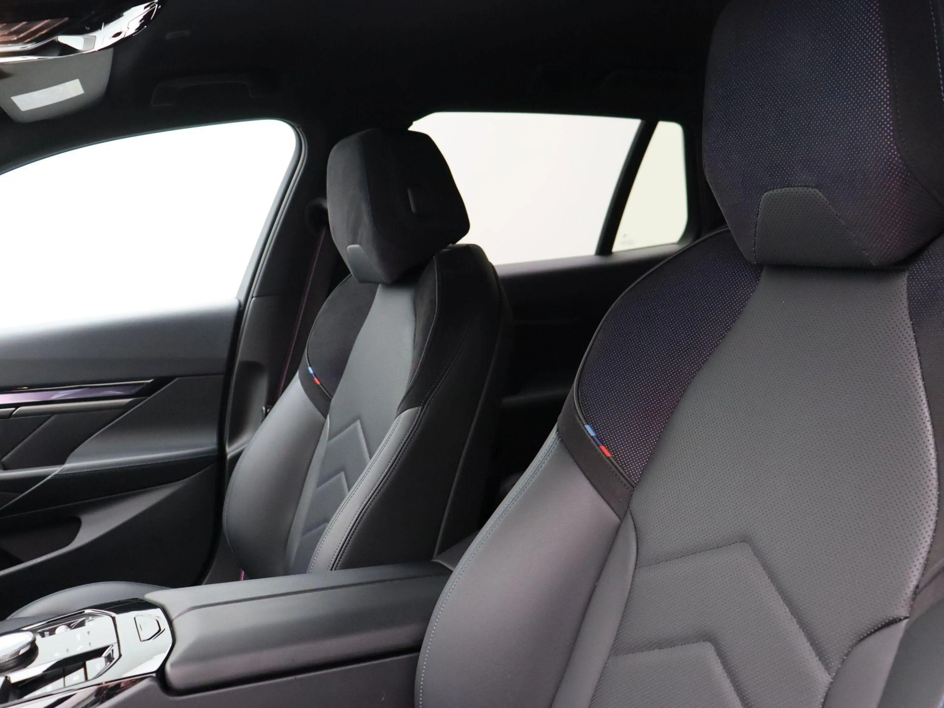 BMW i5 Touring E-Drive 40 M Sportpakket Pro | Comfort Acc — photo 12