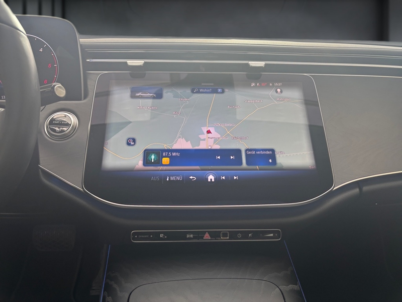 Mercedes-Benz E 220 d Avantgarde + Panorama + AHK + Distronic — photo 14