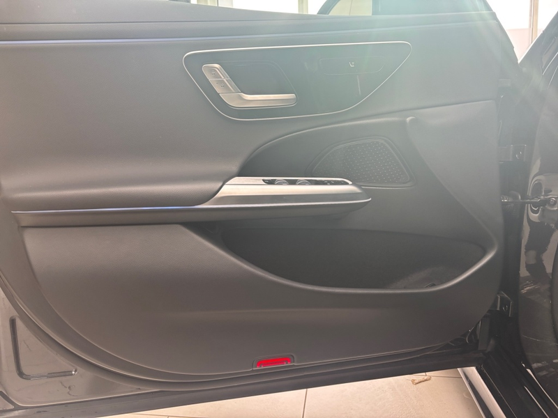 Mercedes-Benz E 220 d Avantgarde + Panorama + AHK + Distronic — photo 5