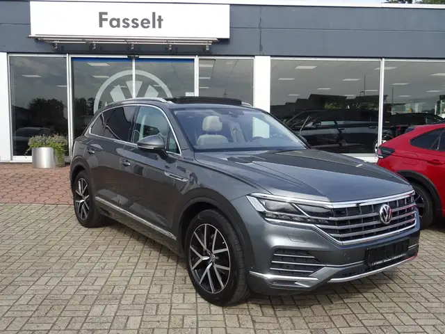 Volkswagen Touareg Diesel 3.0 V6 TDI 4Motion DPF Aut. Elegance Pano, 20 Zoll,Allradlenkung, Sitze kühlen/heizen/Massage MEGA Voll