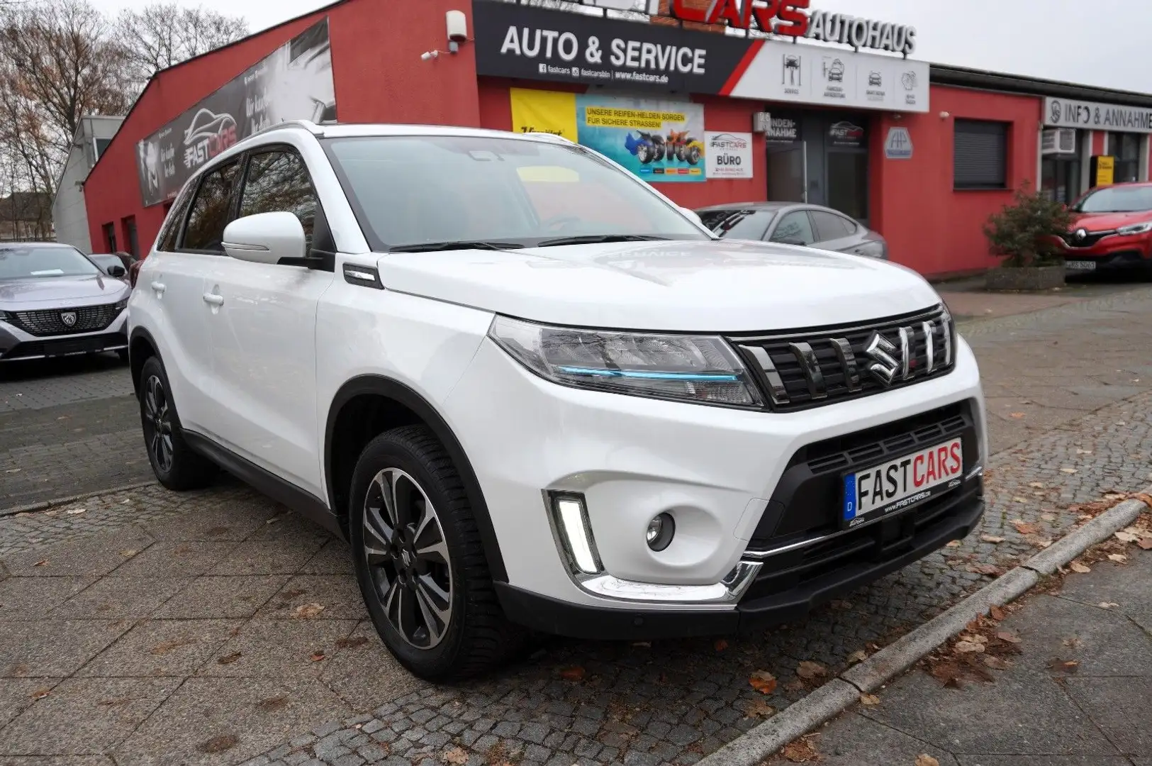 Suzuki Vitara 1.4 Mild-Hybrid Comfort+ 4x4 Autmatik Kam Weiß - 2