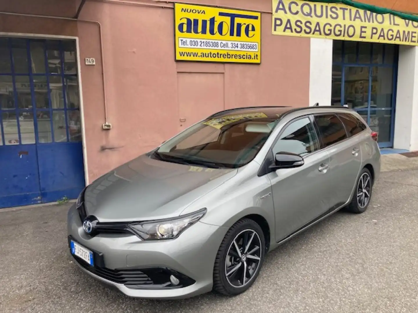 Toyota Auris Touring Sports 1.8 Hybrid Lounge Argintiu - 1
