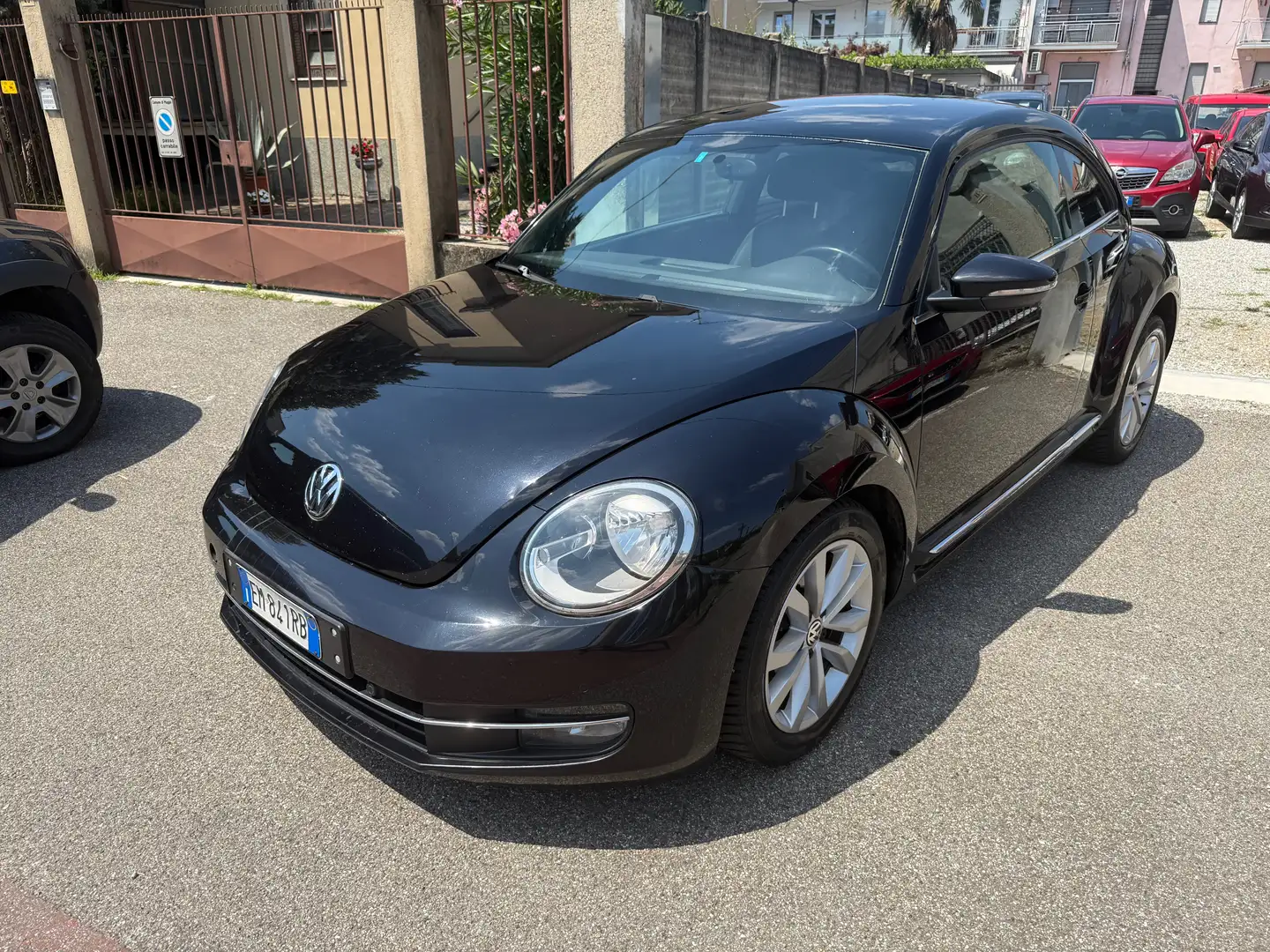 Volkswagen Maggiolino Maggiolino 1.6 tdi Design 105cv Negro - 1