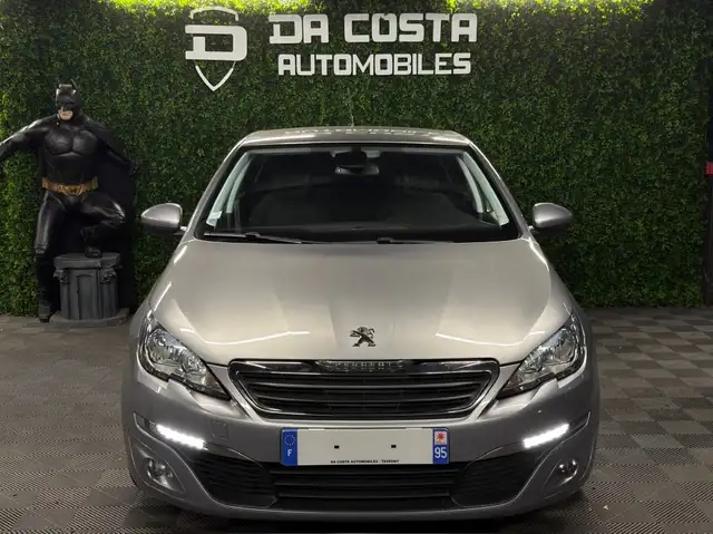 Peugeot 308 view 4