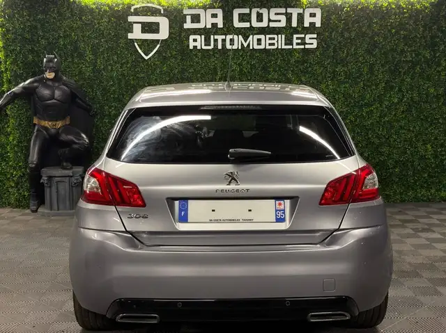 Peugeot 308 view 7