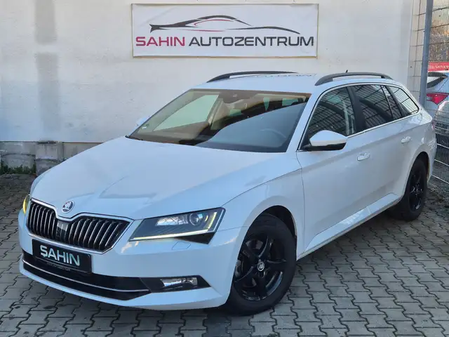 Skoda Superb 2.0 TDI Kombi Ambition Navi RFK ACC Scheckheft
