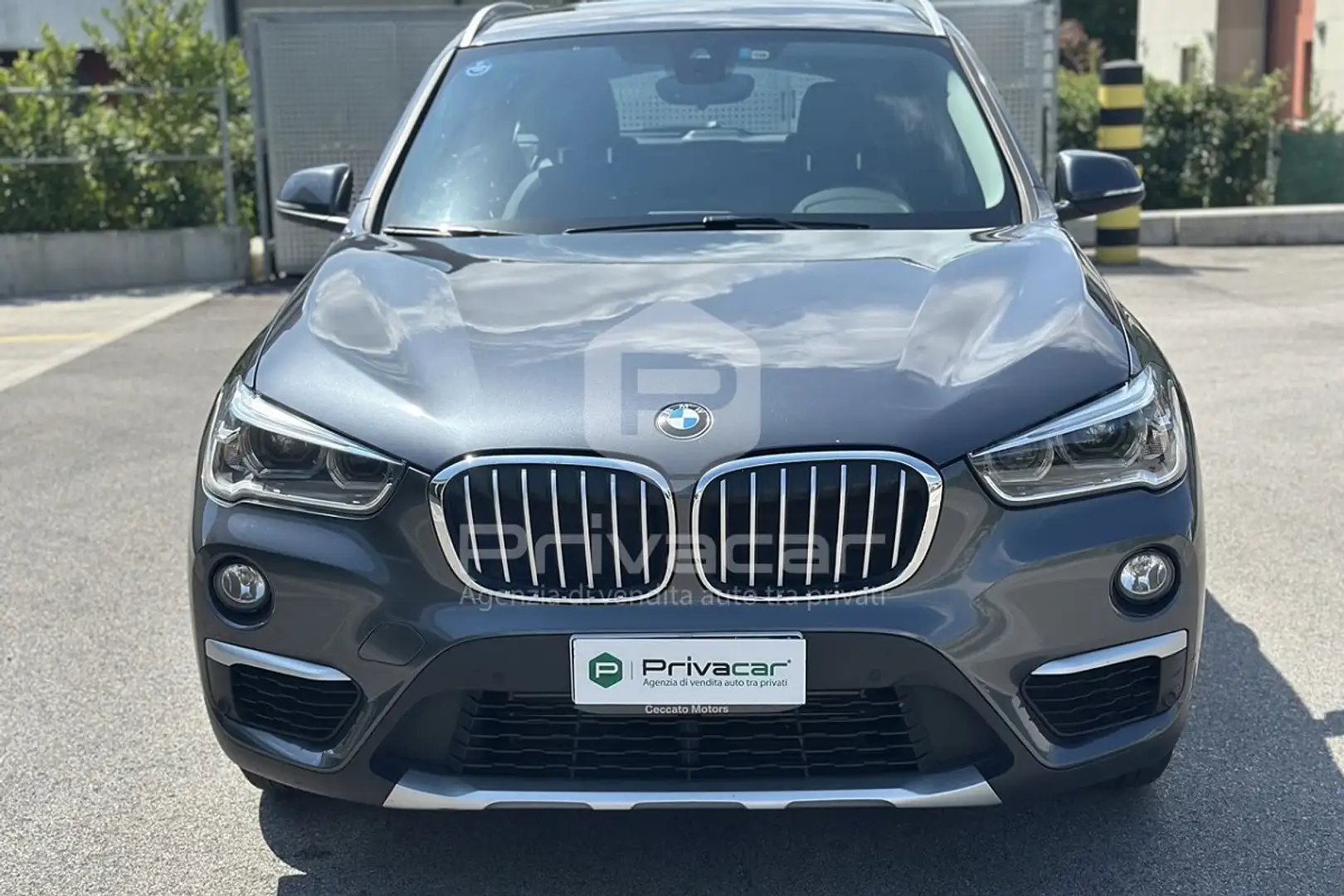 BMW X1 X1 xDrive18d xLine gancio traino camera unico prop Grigio - 2