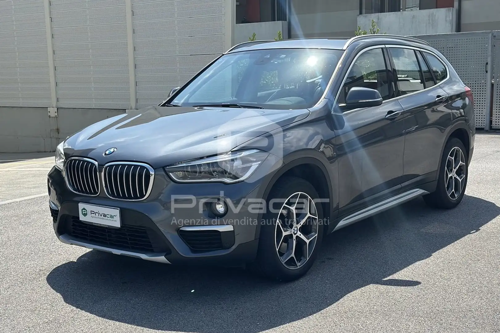 BMW X1 X1 xDrive18d xLine gancio traino camera unico prop Grigio - 1