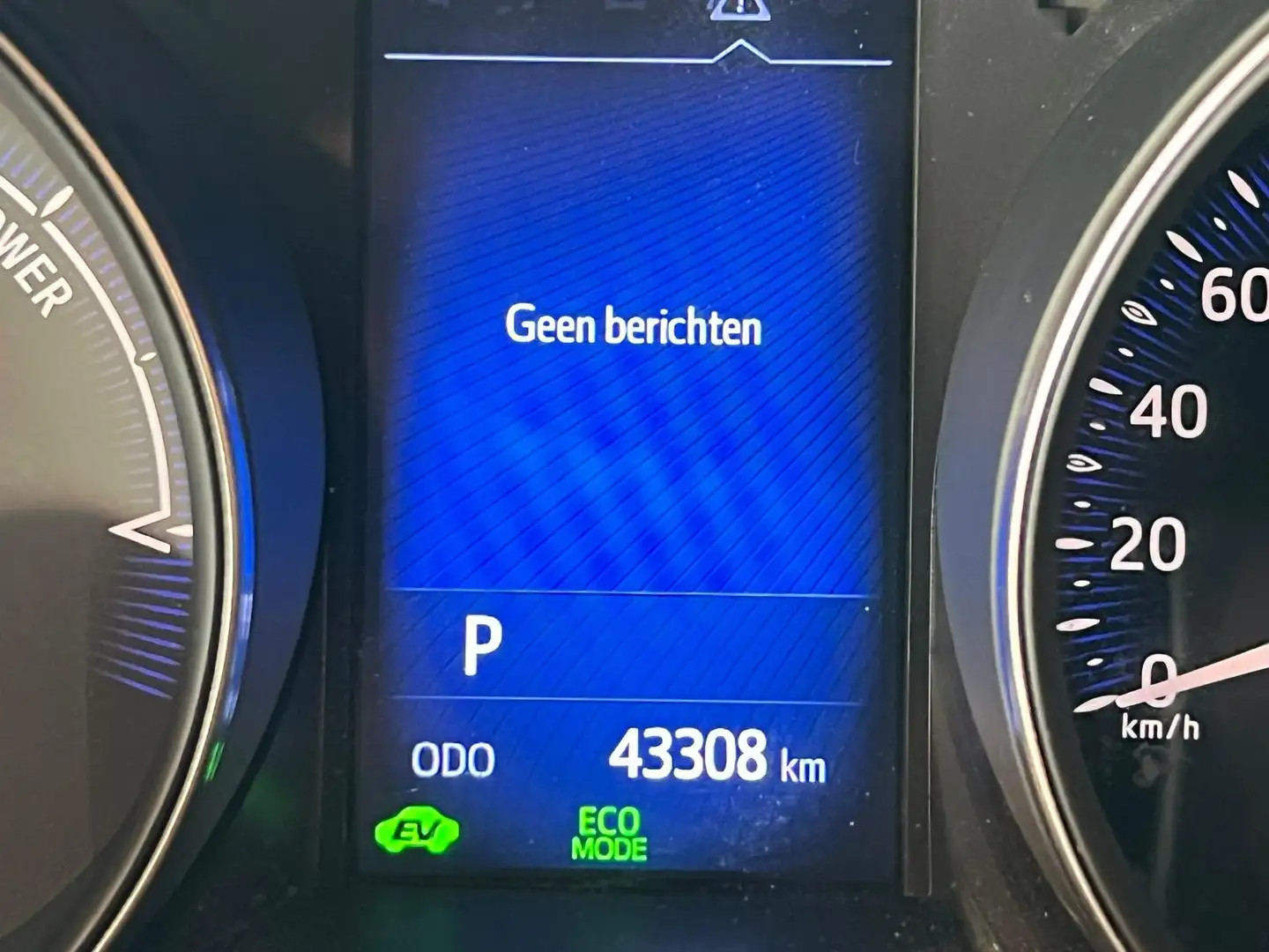 Toyota C-HR 1.2   HYBR - NAVI, TREKHAAK, AIRCO, CV, ER, CAMERA Rood - 2